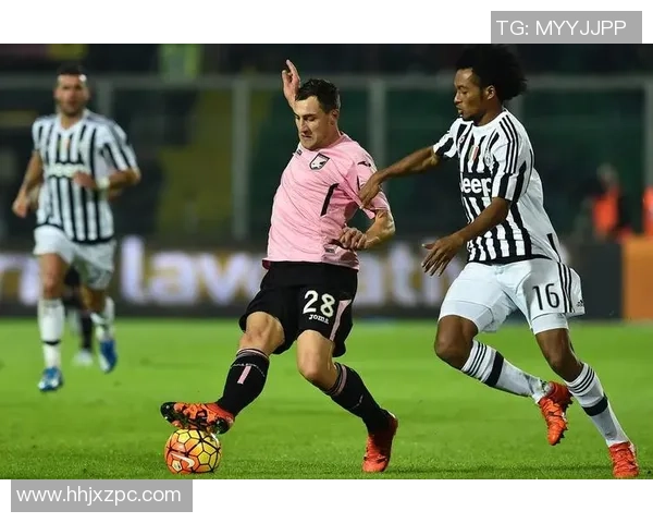 足球焦点:深圳足球队的团队协作探讨 足球焦点:深圳足球队的团队协作探讨